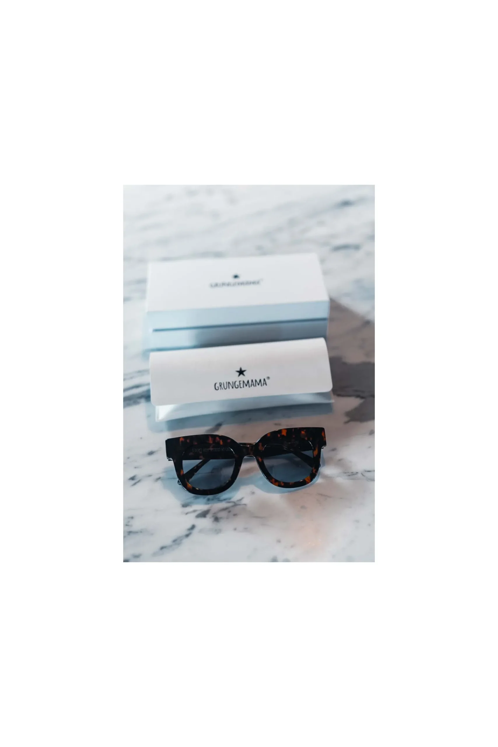 lunettes_grungemama_ellen_3.webp Grungemama Lunettes Ellen Solaire Ecaille