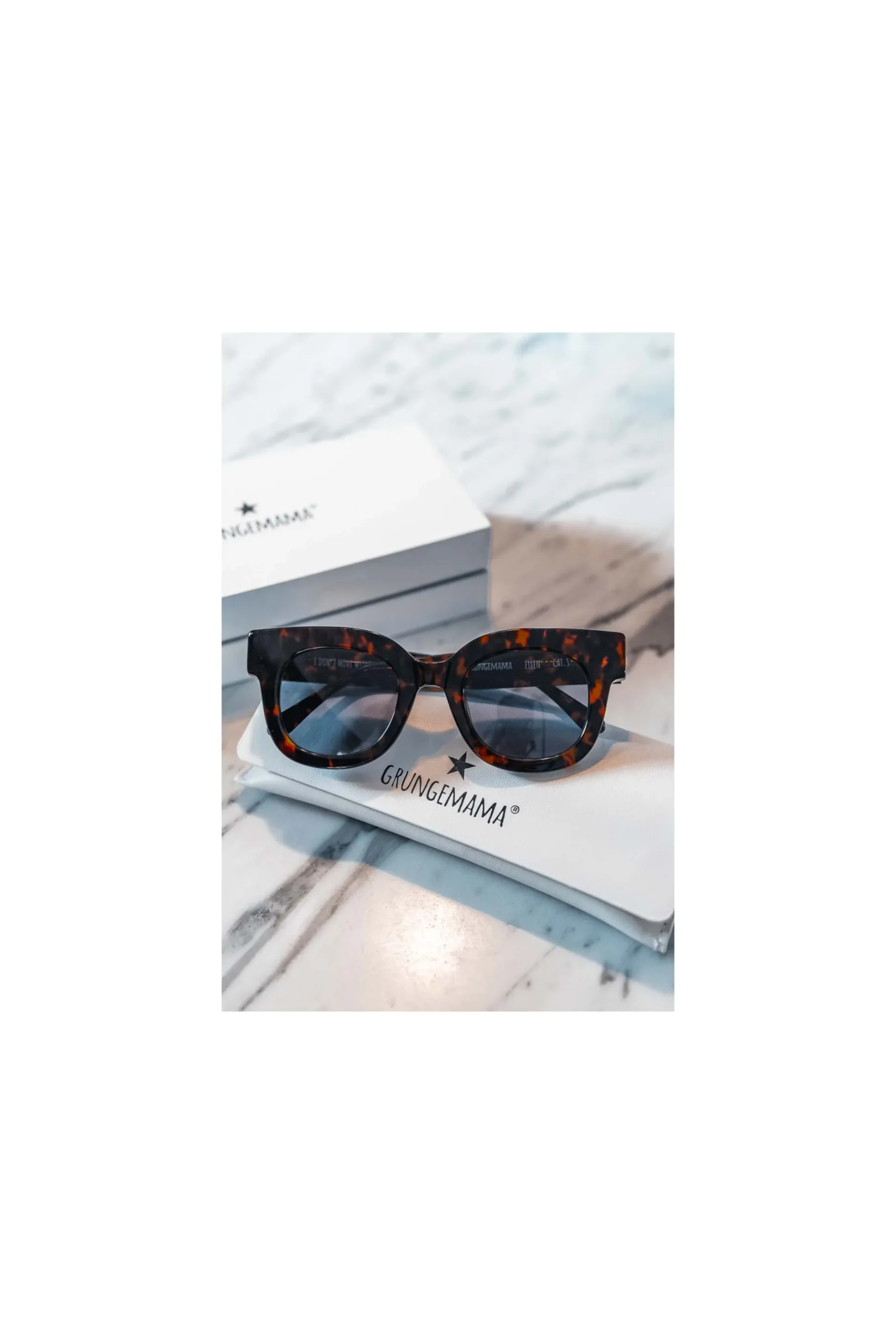 lunettes_grungemama_ellen_5.webp Grungemama Lunettes Ellen Solaire Ecaille