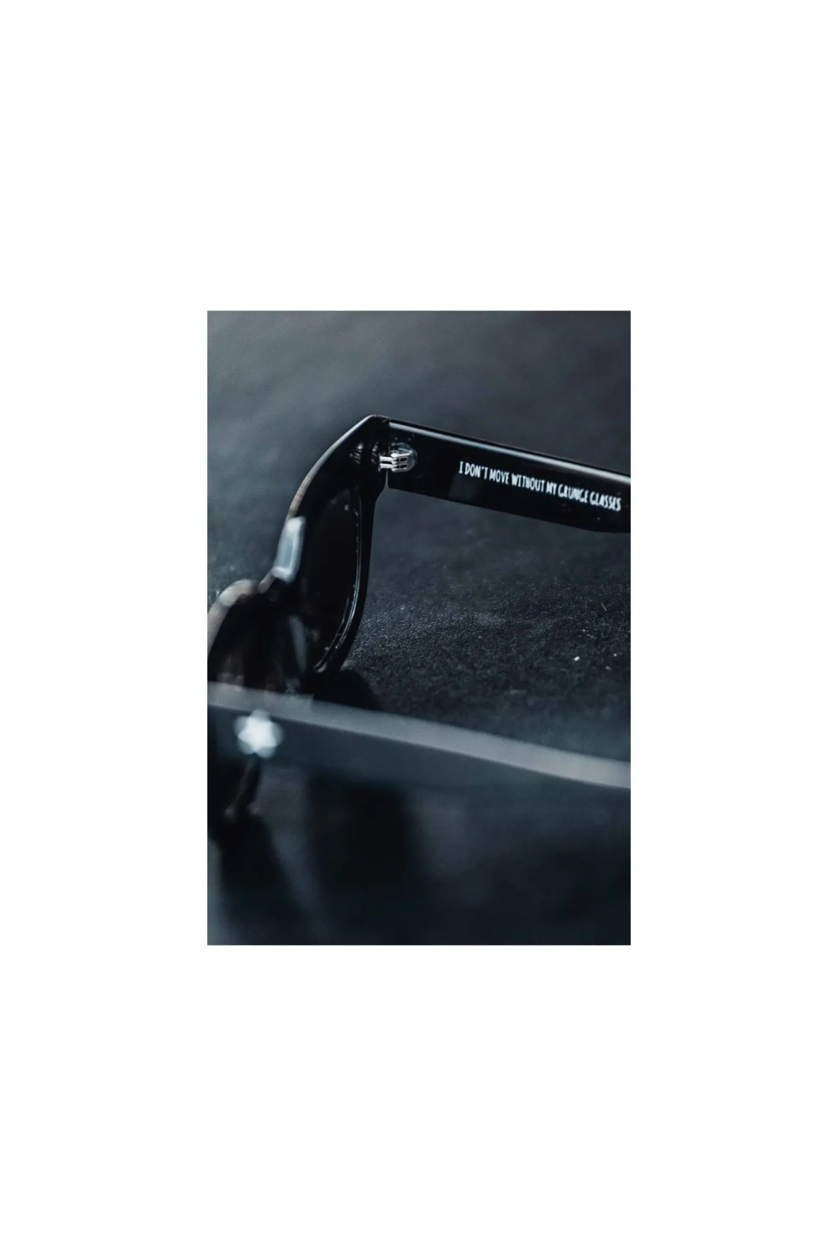 lunettes_grungemama_ellen_6-1.webp Grungemama Lunettes Ellen Solaire Noir