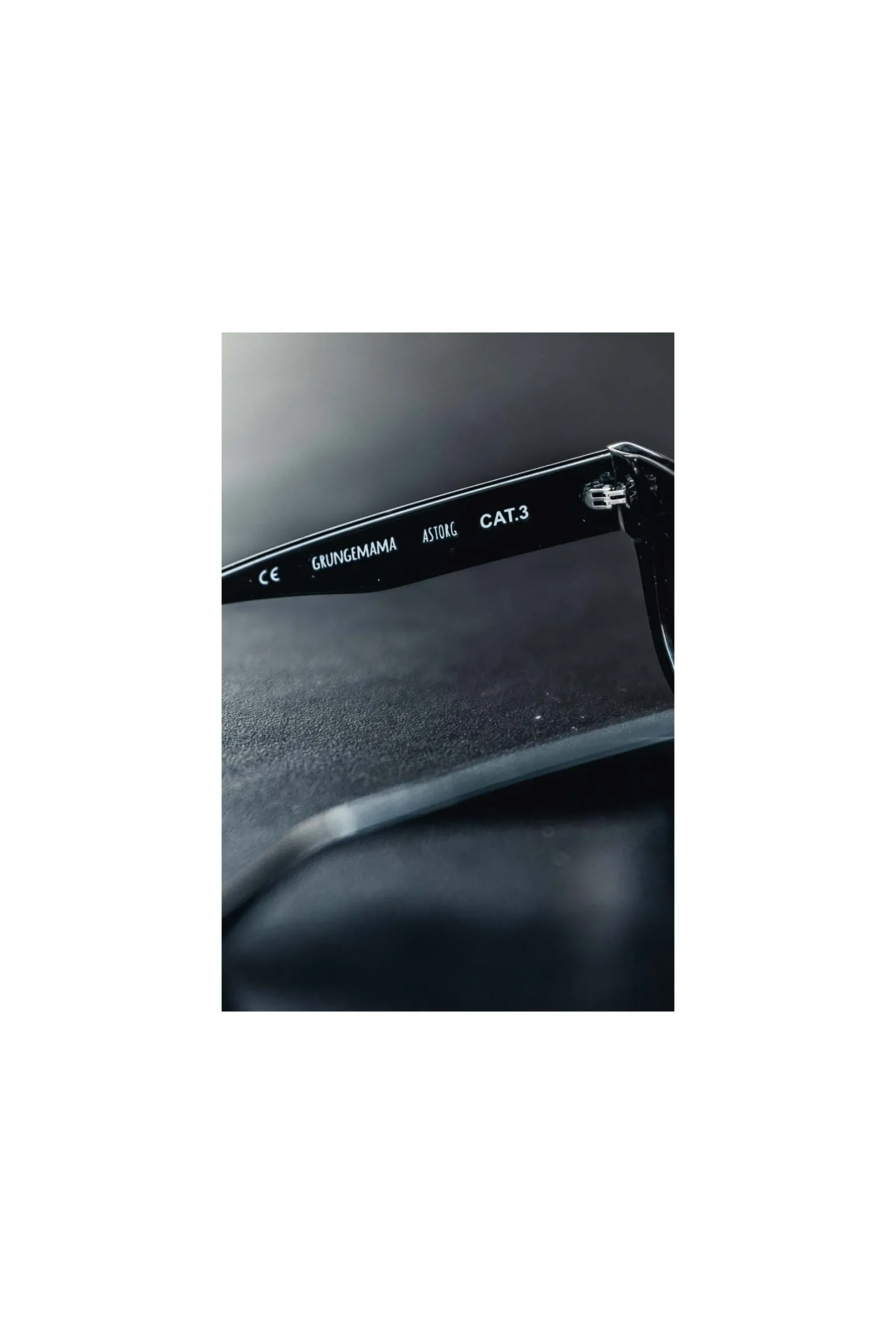 lunettes_grungemama_ellen_7.webp Grungemama Lunettes Ellen Solaire Noir