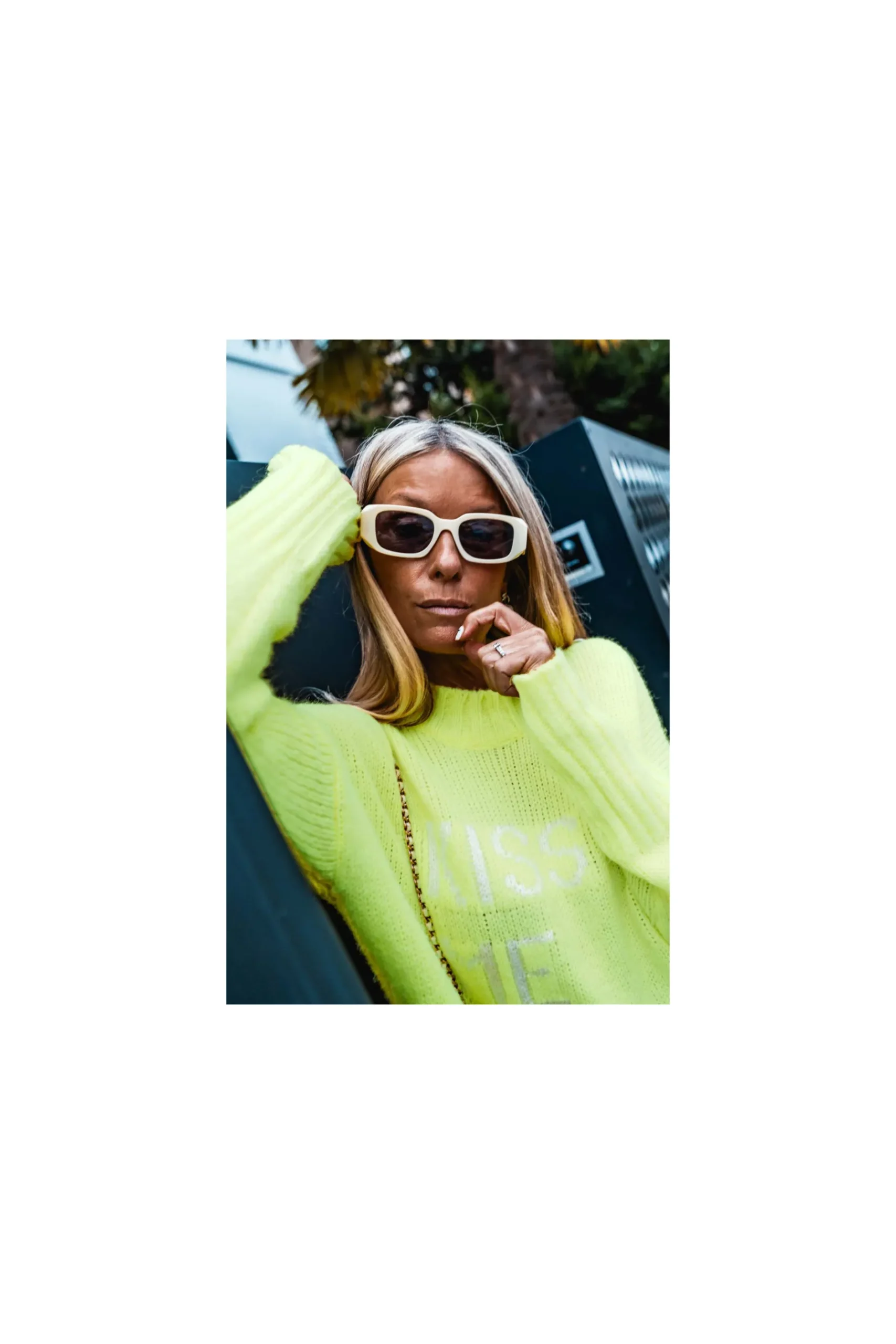pull_grungemama_kiss_jaun_3.webp Grungemama Pull Kiss Jaune Fluo
