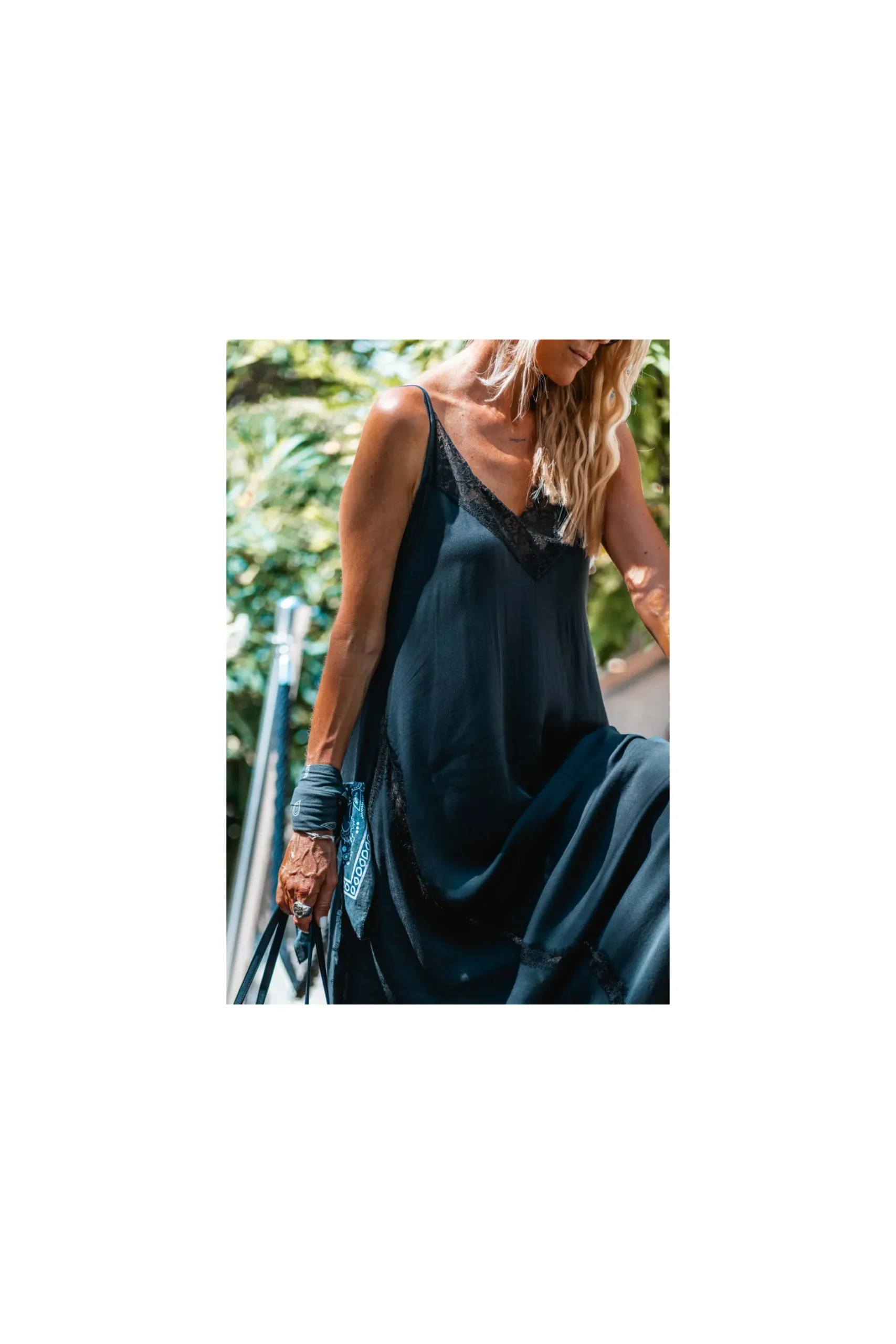 robe_grungemama_eris_noir_2.webp Grungemama Robe Eris Noir
