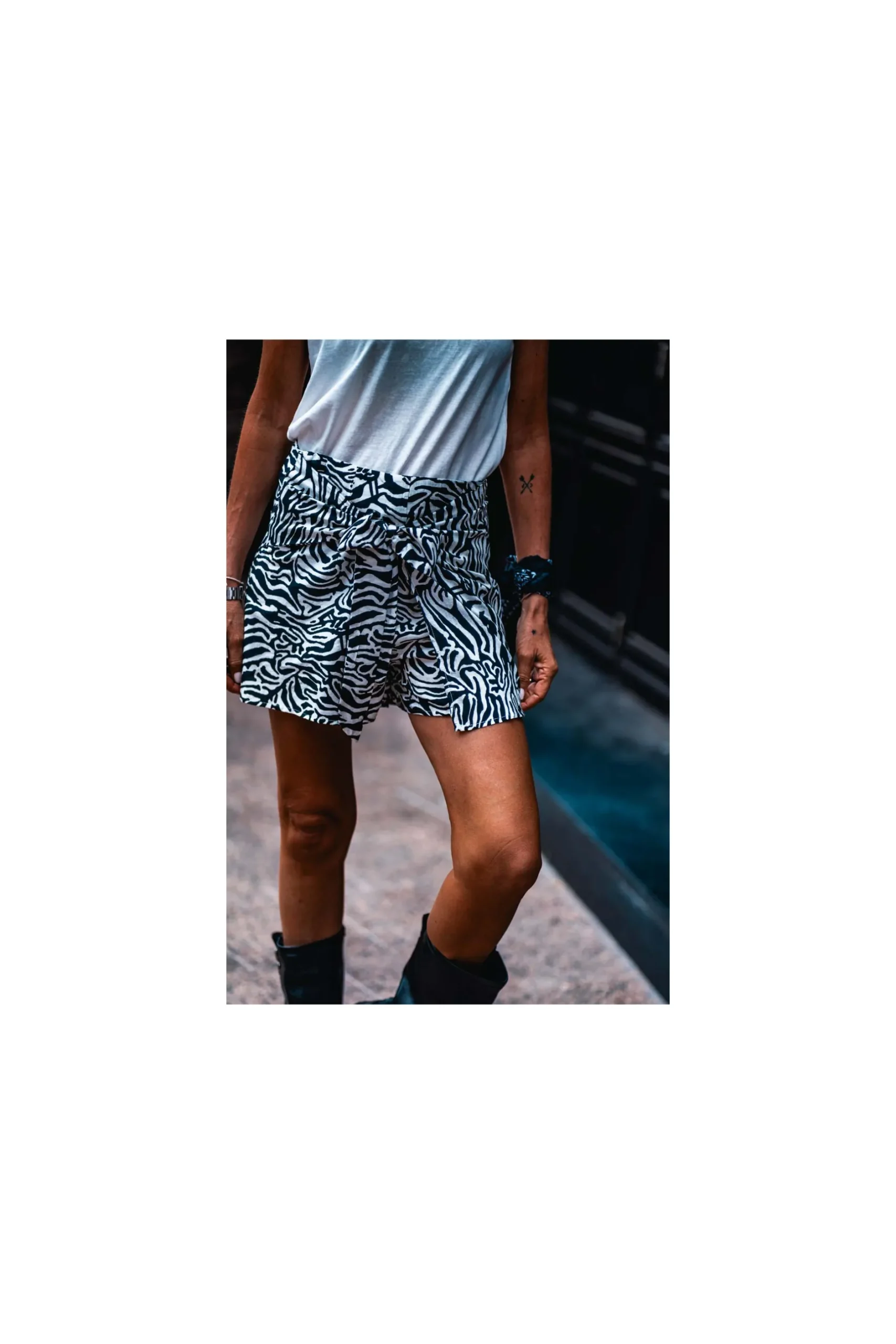 short_zelia_zebre_1.webp Grungemama Short Zelia Zebre
