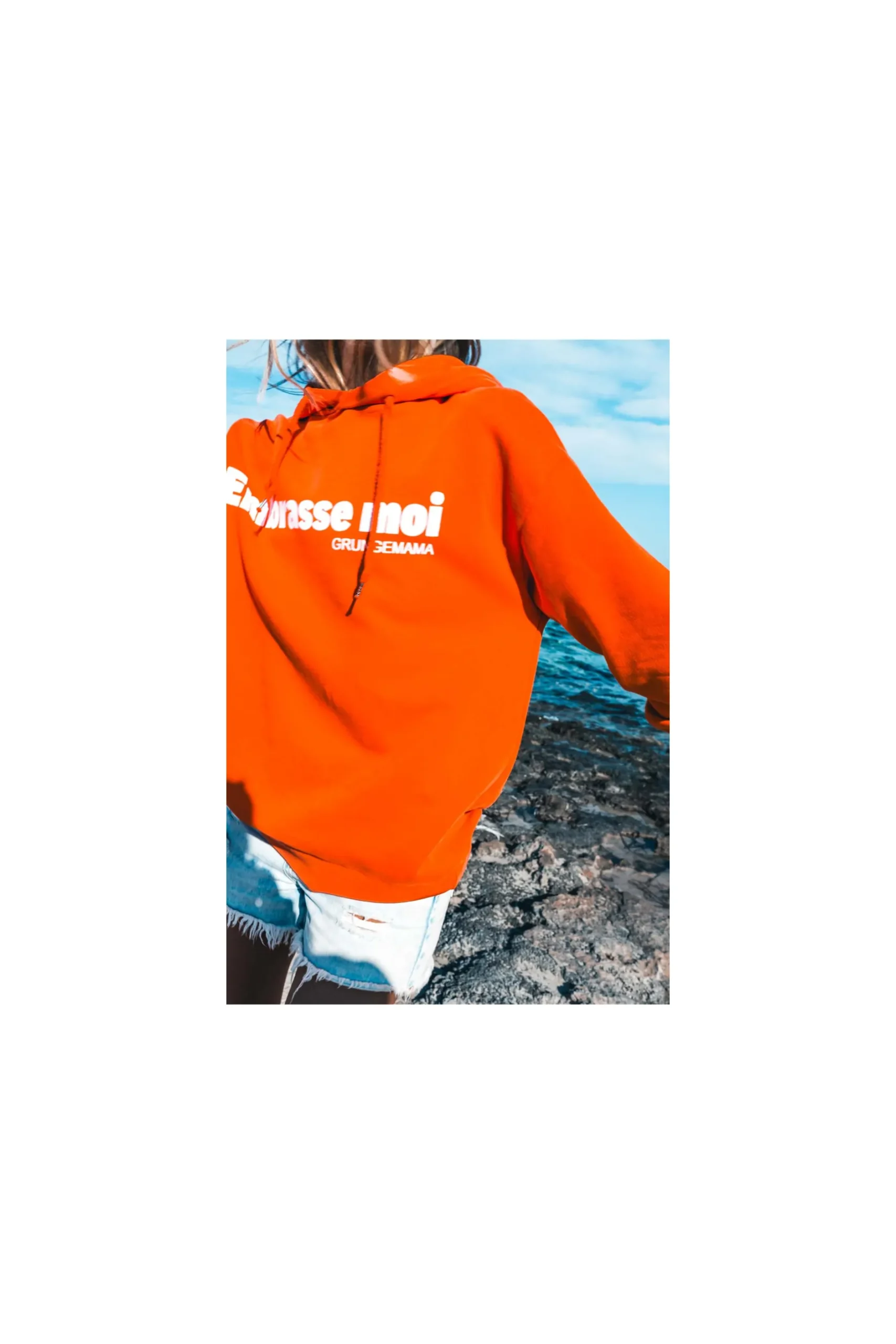 sweat_grungemama_embrasse_2.webp Grungemama Sweat Embrassemoi Orange